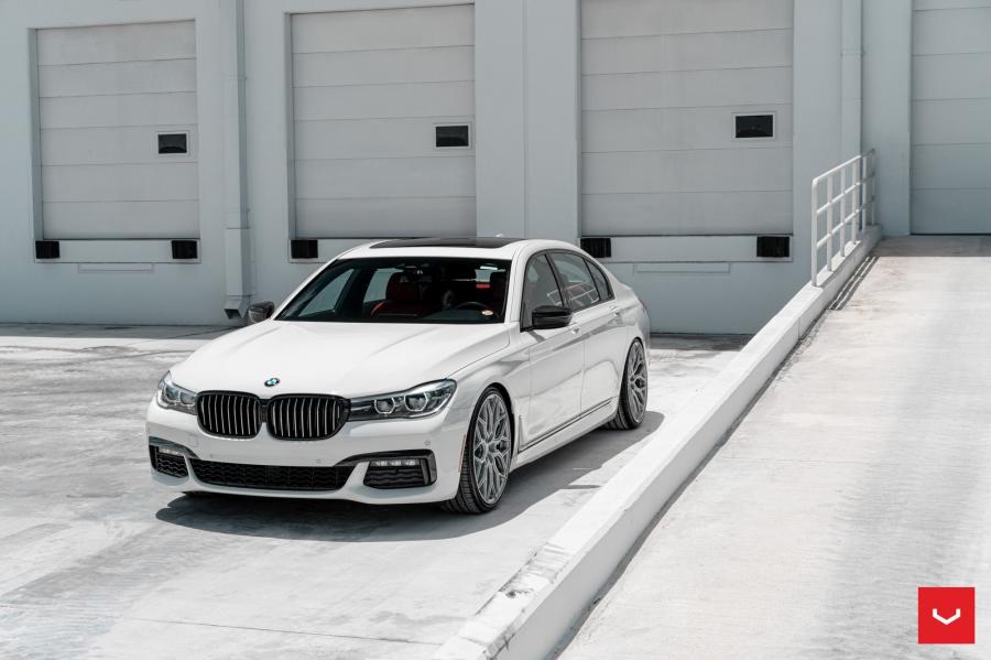  BMW 740i on Vossen Wheels (HF-2) 2018 года  (фото 14 из 15)